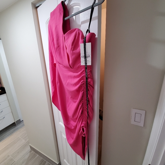 Dress - Picture 6 of 7